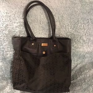 Great large Tommy Hilfiger bag. 3 large pouches